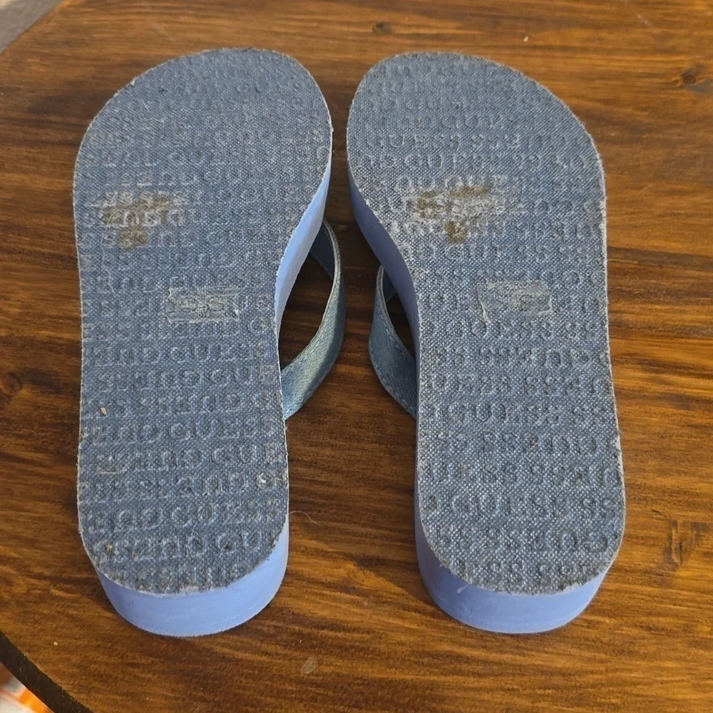 Guess |Light Blue Platform Flip Flops Silver Charm Preppy Denim Strap Sz.6